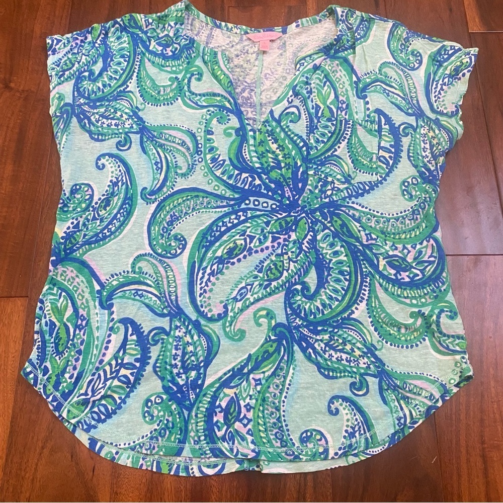 Lilly Pulitzer Women’s Size Large Blue Green Paisley V-neck Pocket Linen T-shirt